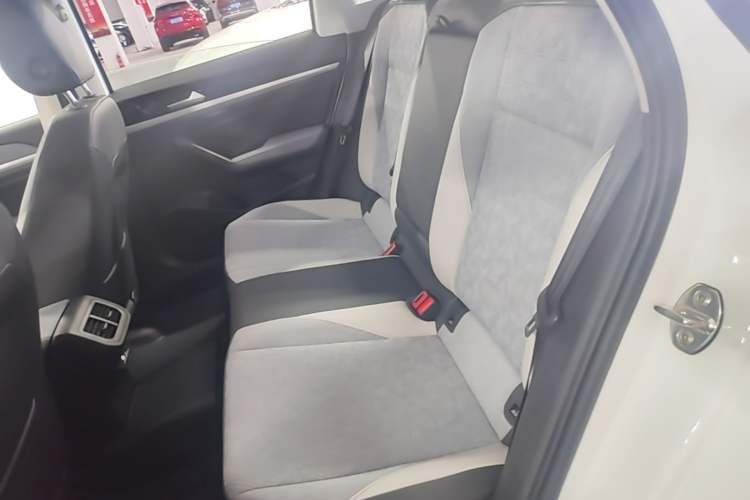 Used Volkswagen Lavida 2023 300TSI DSG Full-Comfort Edition Left Rear Seat