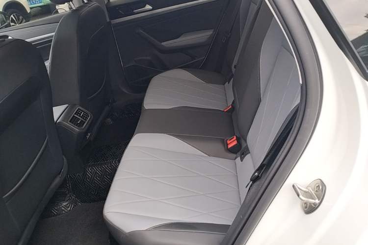 Used Volkswagen Lavida 2023 1.5L Automatic Starry Sky 5 Million Edition Left Rear Seat