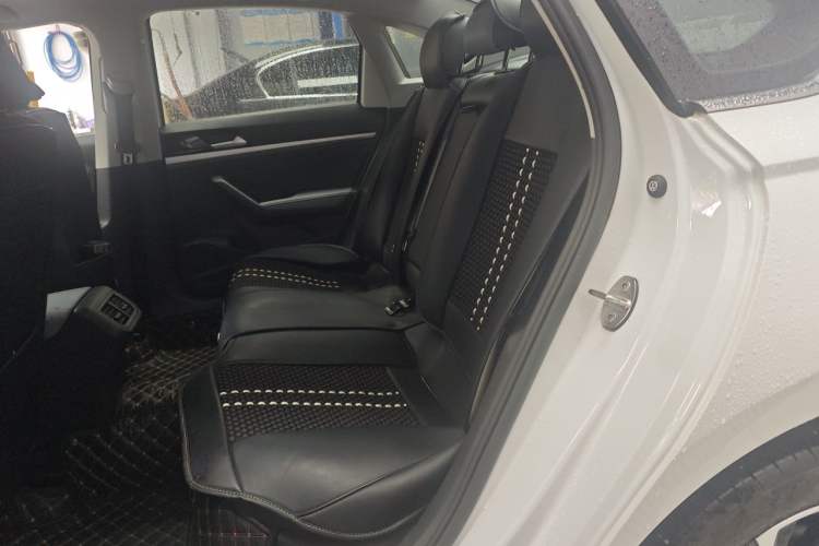 Used Volkswagen Lavida 2023 300TSI DSG Full-Comfort Edition Left Rear Seat
