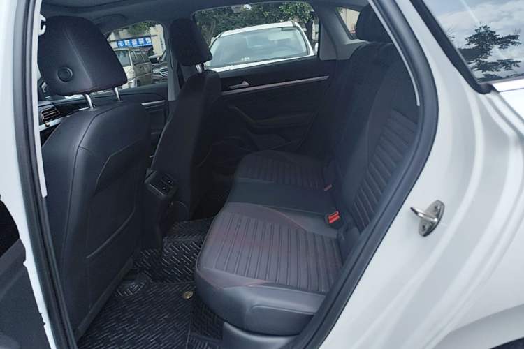 Used Volkswagen Lavida 2023 280TSI DSG Starry Sky Deluxe Edition Left Rear Seat