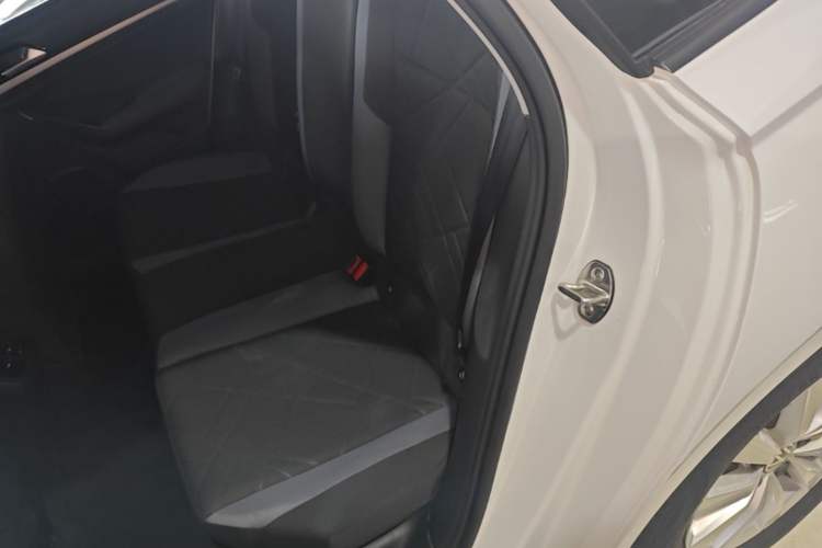 Used Volkswagen Lavida 2023 1.5L Automatic De Yi Edition Left Rear Seat