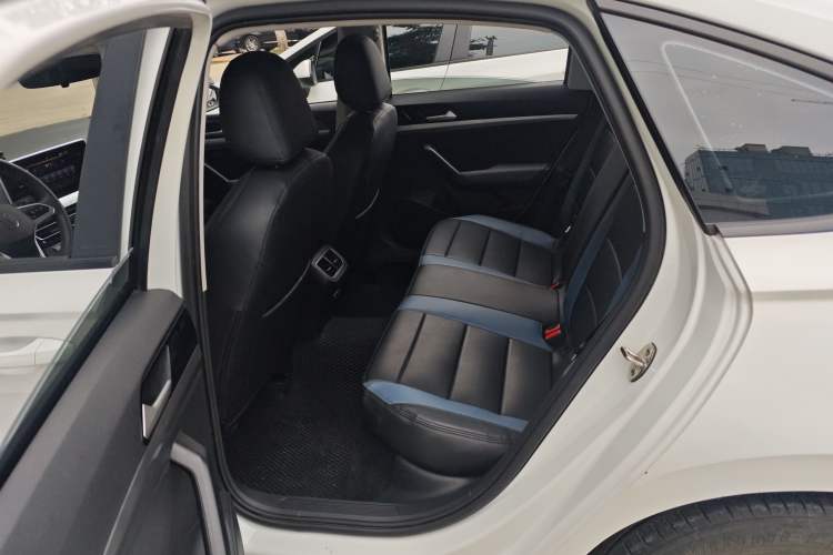 Used Volkswagen Lavida 2023 Revised 1.5L Automatic DeYi Edition Left Rear Seat
