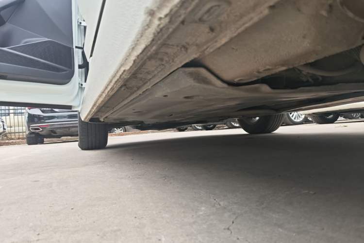 Used Volkswagen Lavida 2023 1.5L Automatic De Yi Edition Left Side Sill