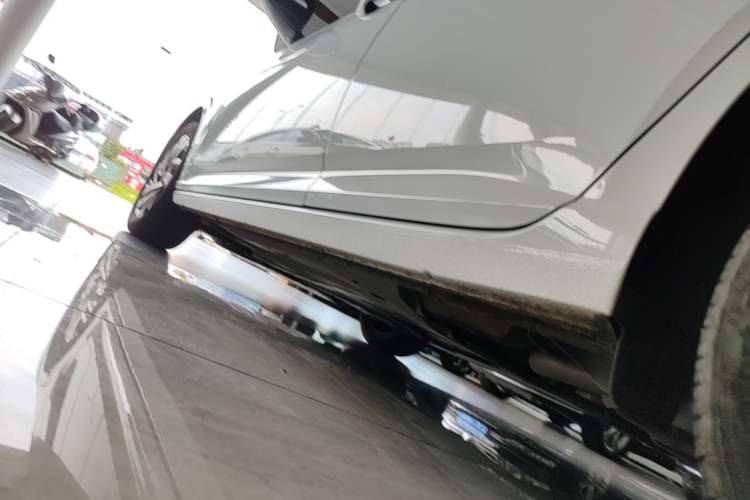 Used Volkswagen Lavida 2023 280TSI DSG Starry Sky Deluxe Edition Left Side Sill