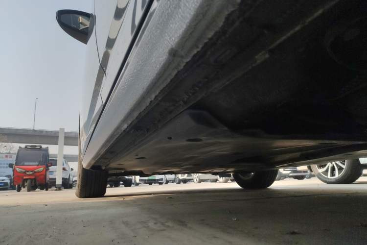 Used Volkswagen Lavida 2023 Revised 1.5L Automatic DeYi Edition Left Side Sill