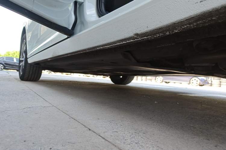 Used Volkswagen Lavida 2023 300TSI DSG Full-Comfort Edition Left Side Sill