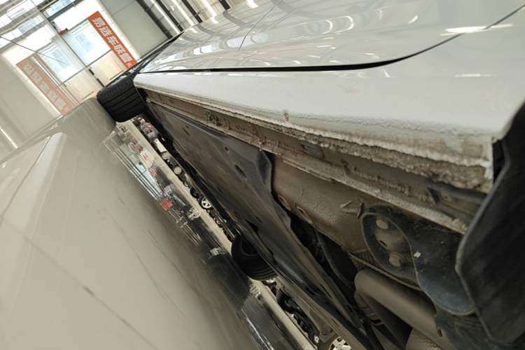 Used Volkswagen Lavida 2023 300TSI DSG Full-Comfort Edition Left Side Sill