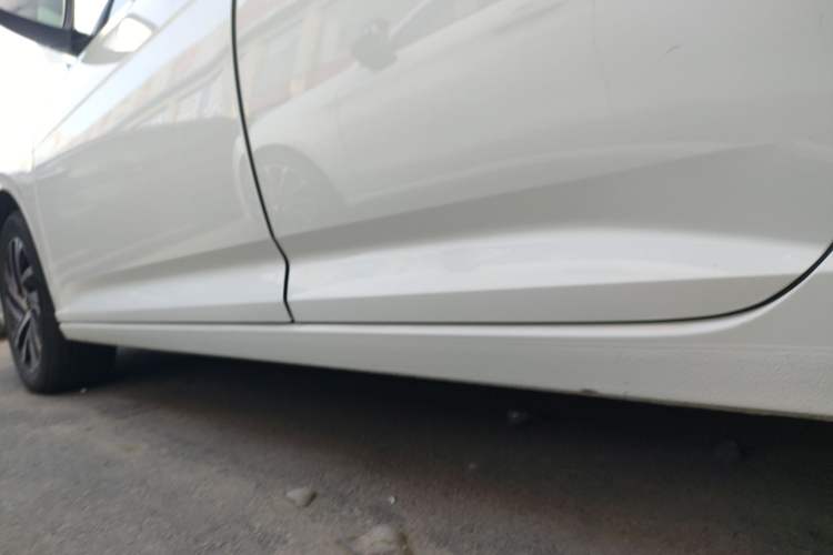 Used Volkswagen Lavida 2023 1.5L Automatic Full-Comfort Edition Left Side Sill