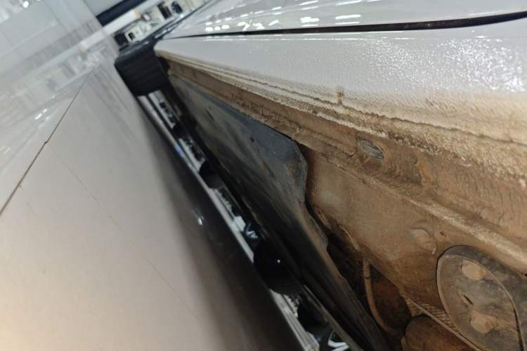 Used Volkswagen Lavida 2023 1.5L Automatic 5 Million Edition Left Side Sill