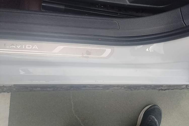 Used Volkswagen Lavida 2023 300TSI DSG Starry Full-Comfort Edition Left Side Sill