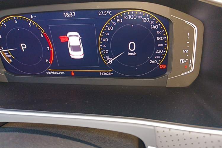 Used Volkswagen Lavida 2023 1.5L Automatic 5 Million Edition Odometer Close Up