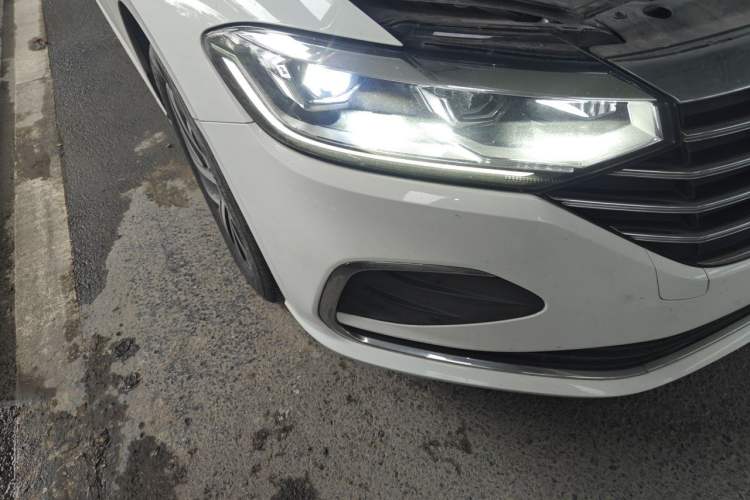 Used Volkswagen Lavida 2023 1.5L Automatic 5 Million Edition Right Front Headlight