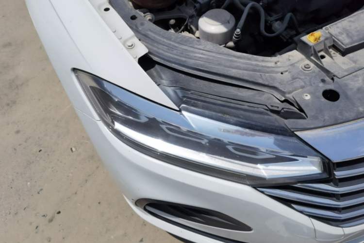 Used Volkswagen Lavida 2023 1.5L Automatic De Yi Edition Right Front Headlight