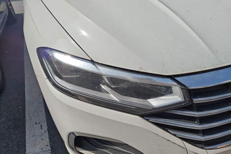 Used Volkswagen Lavida 2023 Revised Version 1.5L Automatic – Full-Option Edition Right Front Headlight