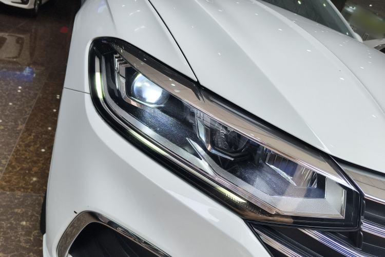 Used Volkswagen Lavida 2023 1.5L Automatic 5 Million Edition Right Front Headlight