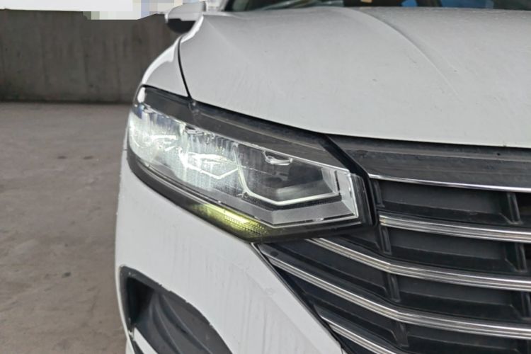 Used Volkswagen Lavida 2023 1.5L Automatic De Yi Edition Right Front Headlight