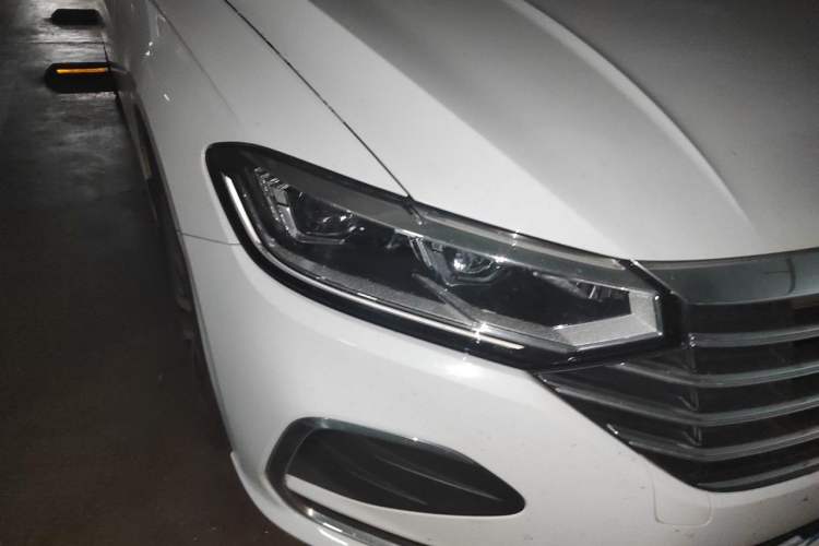 Used Volkswagen Lavida 2023 1.5L Automatic 5 Million Edition Right Front Headlight