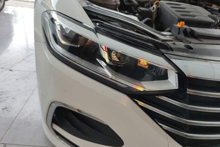 Used Volkswagen Lavida 2023 1.5L Automatic 5 Million Edition Right Front Headlight