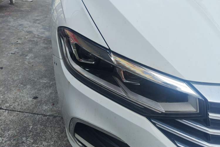 Used Volkswagen Lavida 2023 1.5L Automatic 5 Million Edition Right Front Headlight