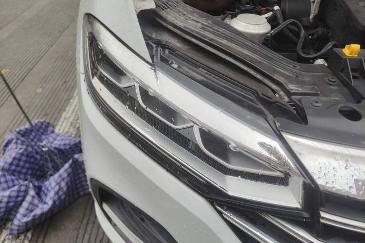 Used Volkswagen Lavida 2023 1.5L Automatic De Yi Edition Right Front Headlight