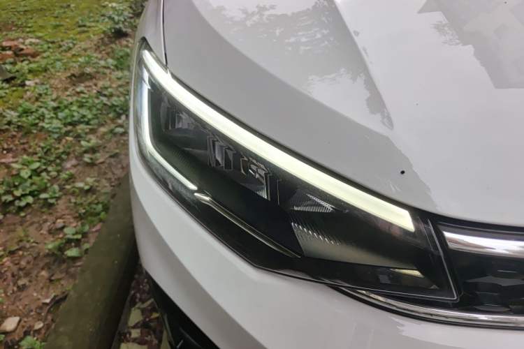 Used Volkswagen Lavida 2023 New Sharp 1.5L Automatic New Wish Edition Right Front Headlight
