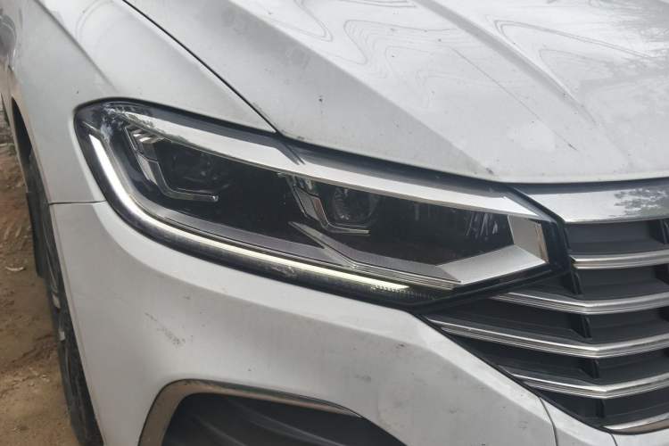 Used Volkswagen Lavida 2023 Revised Version 1.5L Automatic 5 Millionth Edition Right Front Headlight