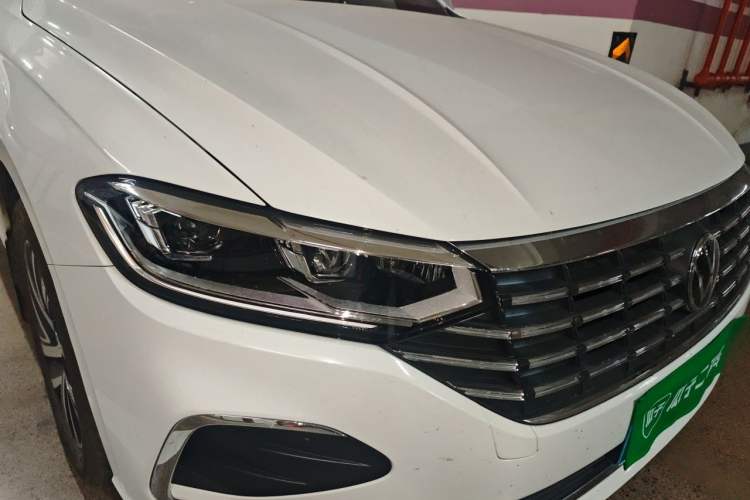 Used Volkswagen Lavida 2023 1.5L Automatic 5 Million Edition Right Front Headlight