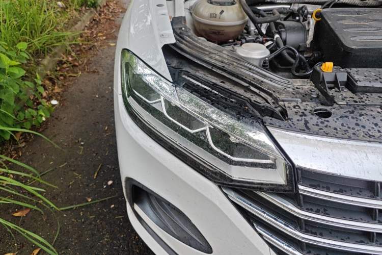 Used Volkswagen Lavida 2023 1.5L Automatic De Yi Edition Right Front Headlight
