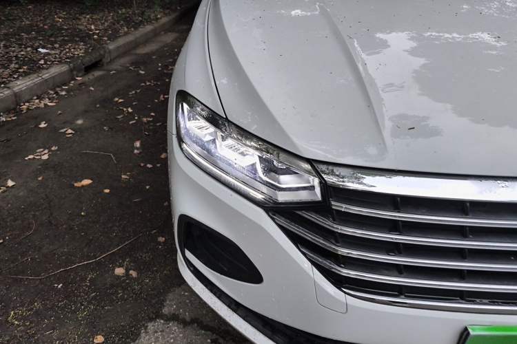 Used Volkswagen Lavida 2023 1.5L Automatic De Yi Edition Right Front Headlight