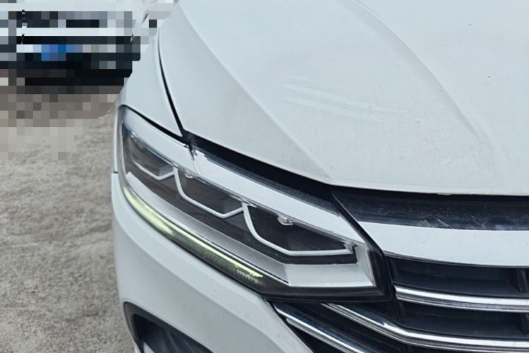 Used Volkswagen Lavida 2023 1.5L Automatic De Yi Edition Right Front Headlight