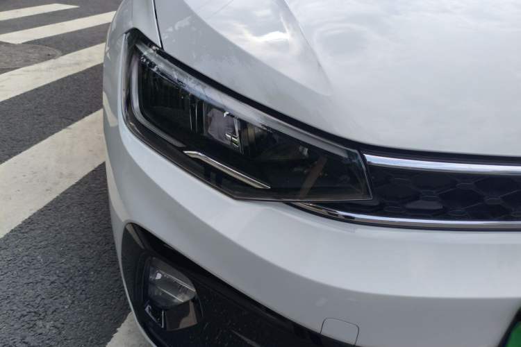 Used Volkswagen Lavida 2023 New Sharp 1.5L Automatic Outstanding New Vision Edition Right Front Headlight