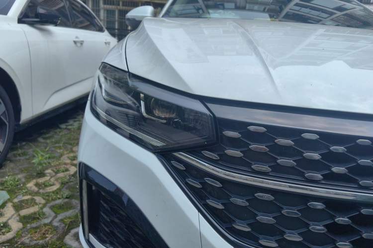 Used Volkswagen Lavida 2023 Revised Version 1.5L Automatic Starry Sky Edition – 5 Million Units Right Front Headlight