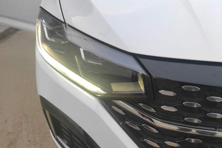 Used Volkswagen Lavida 2023 280TSI DSG Starry Sky Deluxe Edition Right Front Headlight