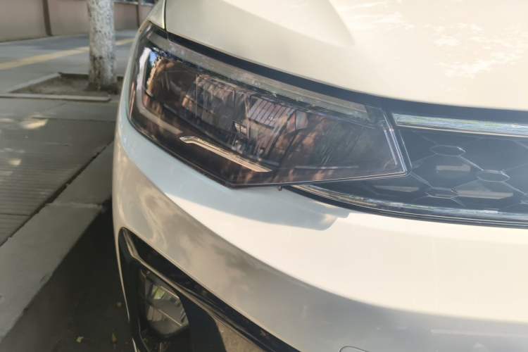 Used Volkswagen Lavida 2023 New Sharp 1.5L Automatic New Wish Edition Right Front Headlight