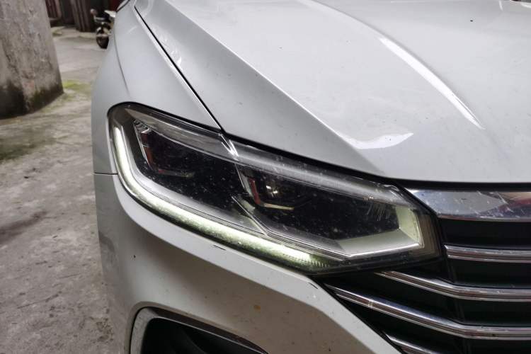 Used Volkswagen Lavida 2023 1.5L Automatic 5 Million Edition Right Front Headlight