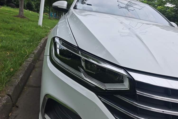 Used Volkswagen Lavida 2023 Revised Version 1.5L Automatic 5 Millionth Edition Right Front Headlight