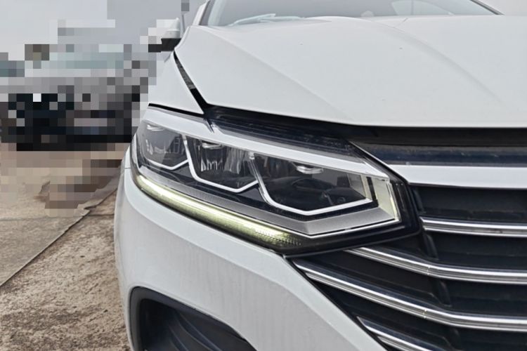 Used Volkswagen Lavida 2023 1.5L Automatic De Yi Edition Right Front Headlight