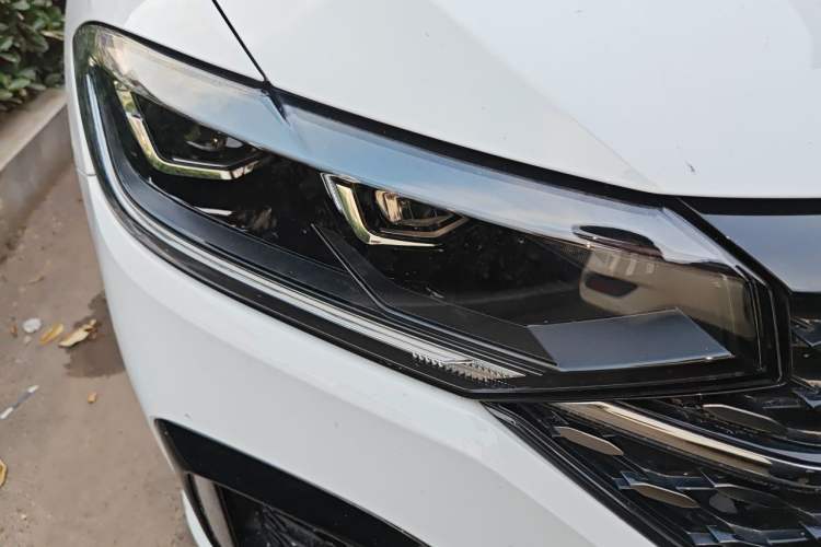 Used Volkswagen Lavida 2023 300TSI DSG Starry Full-Comfort Edition Right Front Headlight