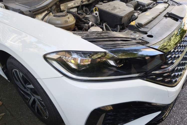 Used Volkswagen Lavida 2023 1.5L Automatic Starry Sky 5 Million Edition Right Front Headlight