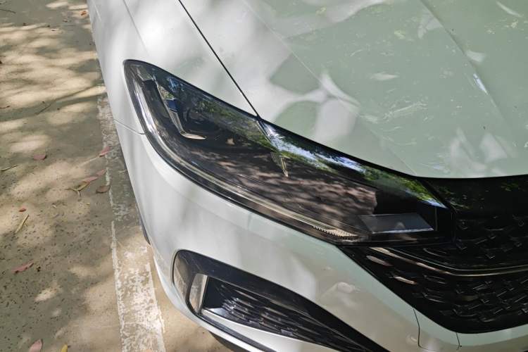 Used Volkswagen Lavida 2023 Revised Version 1.5L Automatic Starry Sky Edition – 5 Million Units Right Front Headlight