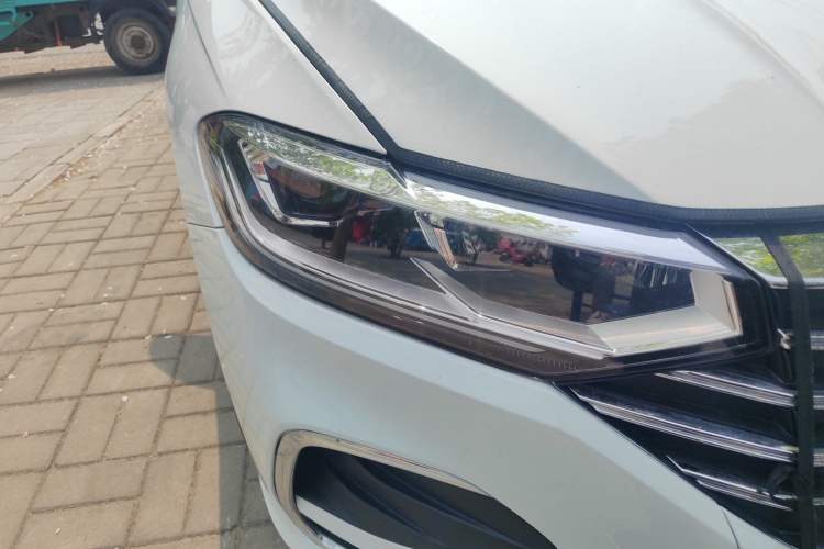 Used Volkswagen Lavida 2023 1.5L Automatic 5 Million Edition Right Front Headlight