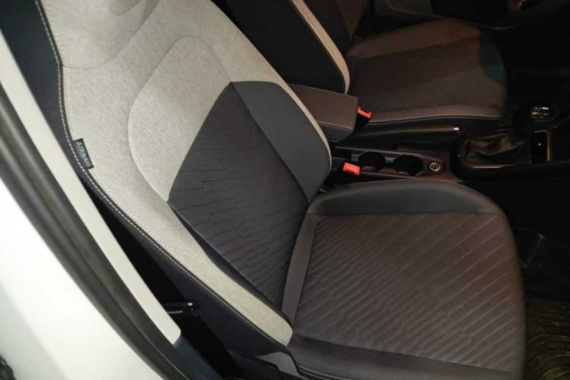 Used Volkswagen Lavida 2023 New Sharp 1.5L Automatic Excellent New Edition Right Front Seat