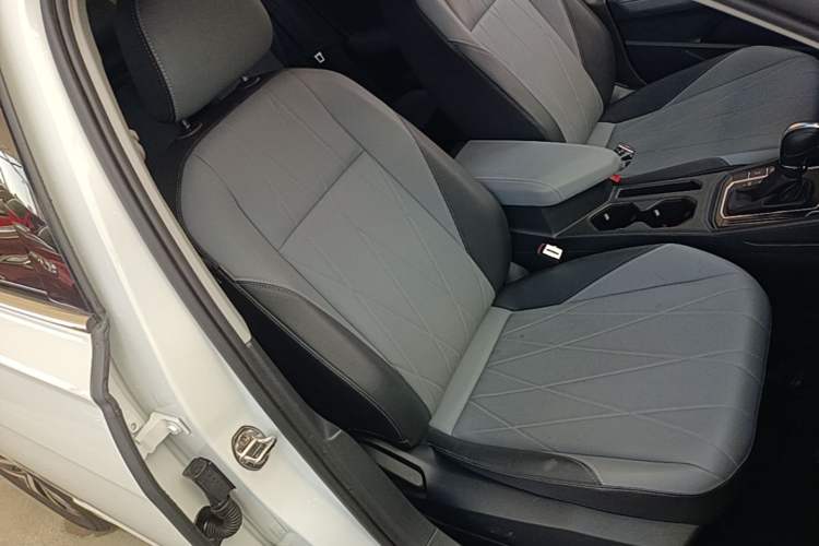 Used Volkswagen Lavida 2023 Revised Version 1.5L Automatic Starry Sky Edition – 5 Million Units Right Front Seat