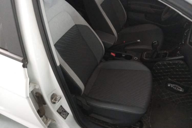 Used Volkswagen Lavida 2023 New Sharp 1.5L Manual New Comfort Edition Right Front Seat