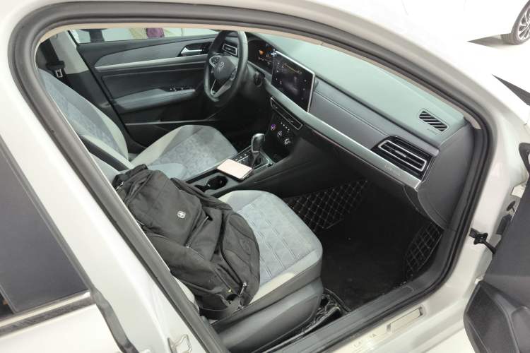Used Volkswagen Lavida 2023 280TSI DSG Full-Comfort Edition Right Front Seat