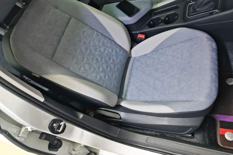Used Volkswagen Lavida 2023 300TSI DSG Full-Comfort Edition Right Front Seat