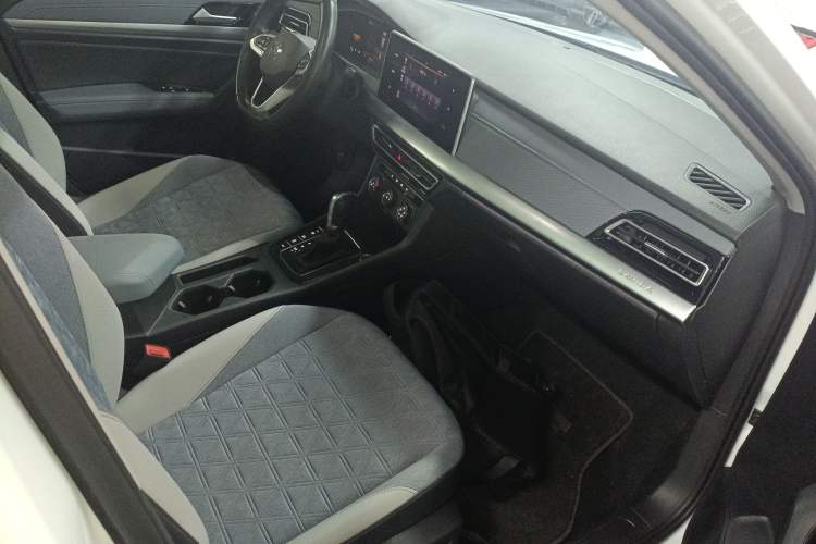 Used Volkswagen Lavida 2023 300TSI DSG Full-Comfort Edition Right Front Seat
