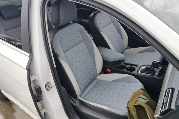 Used Volkswagen Lavida 2023 300TSI DSG Full-Comfort Edition Right Front Seat