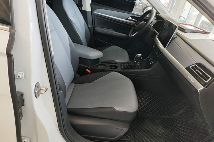 Used Volkswagen Lavida 2023 Revised Version 1.5L Automatic 5 Millionth Edition Right Front Seat