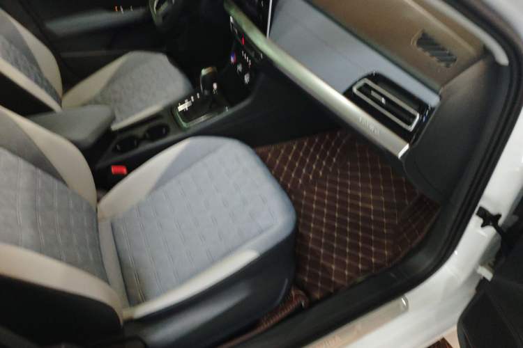 Used Volkswagen Lavida 2023 300TSI DSG Full-Comfort Edition Right Front Seat